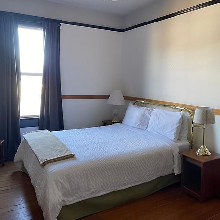 Royal Hotel ชิลลิแวค ภายนอก รูปภาพ