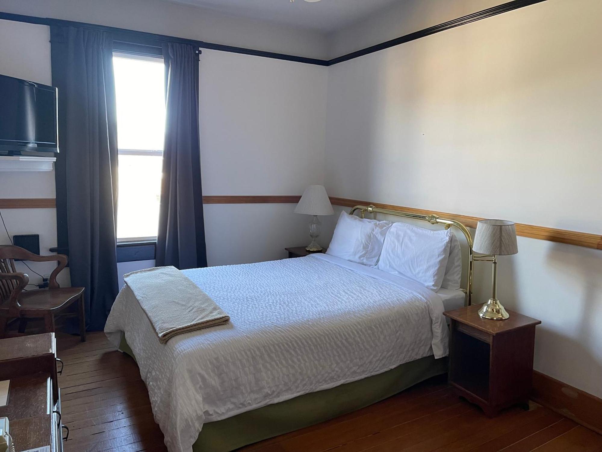 Royal Hotel ชิลลิแวค ภายนอก รูปภาพ