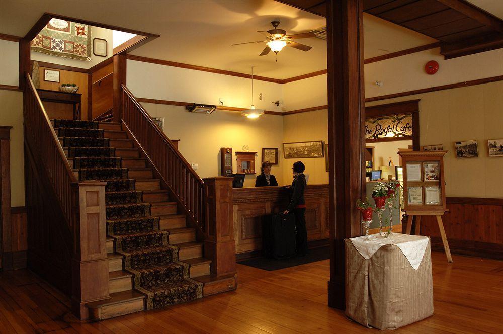 Royal Hotel ชิลลิแวค ภายนอก รูปภาพ