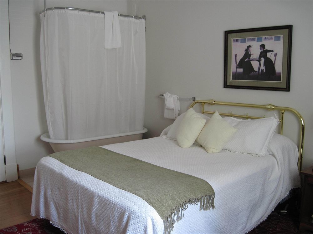 Royal Hotel ชิลลิแวค ภายนอก รูปภาพ