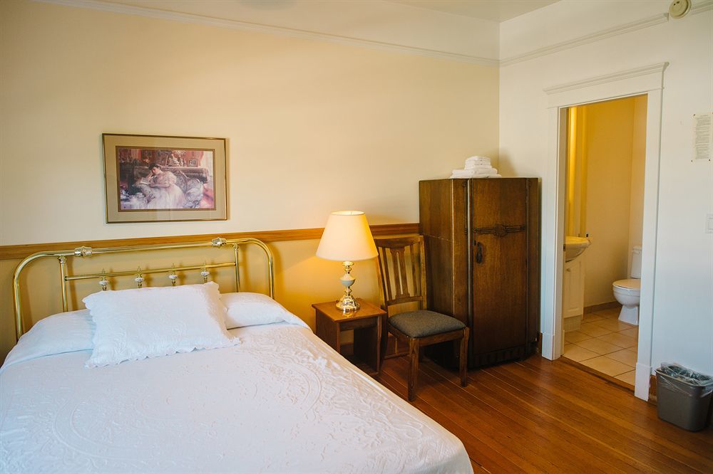 Royal Hotel ชิลลิแวค ภายนอก รูปภาพ